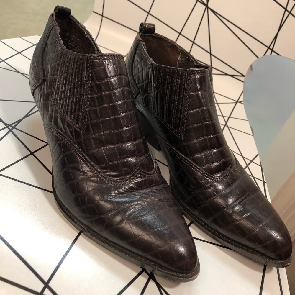 Vintage Zodiac western ankle cowboy boots